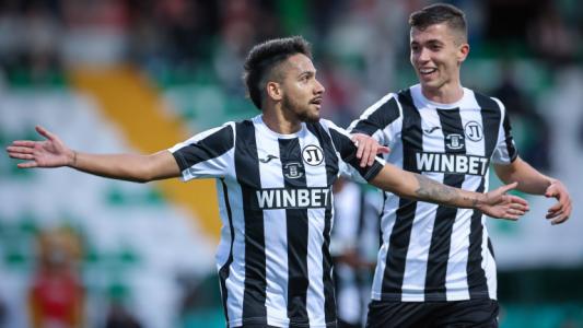 Локо (Пд) продава звездата си в Китай