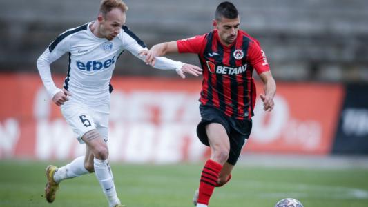 Пореден футболист си тръгва от Локомотив (София)