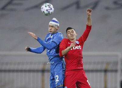 Футболист на Левски с три шева на главата