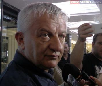 Крушарски предложи двуседмичен лагер за футболистите