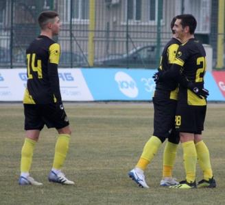 Белия взе 8 юноши за лагера в Анталия