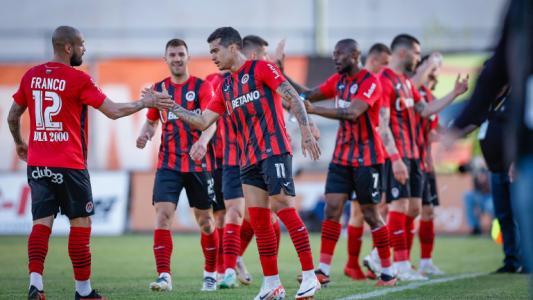 Локомотив (София) ще излезе с черни ленти срещу Етър в памет на Дончич