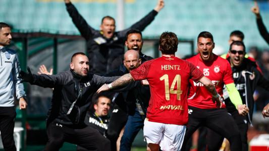 ЦСКА води на Левски с 46:20 при голове на легионери 