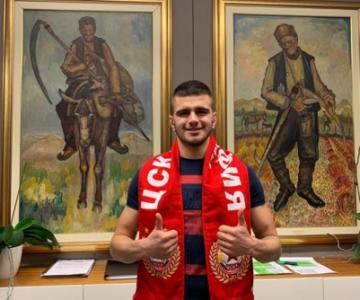 ОФИЦИАЛНО: Стойчо Атанасов преподписа с ЦСКА