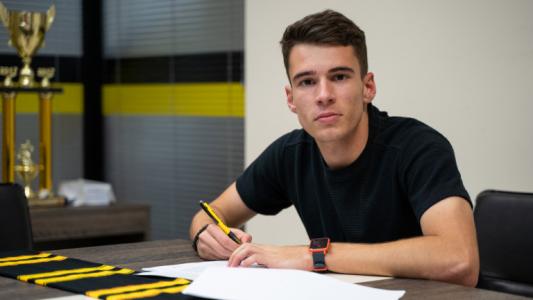 Етър се раздели с полузащитник