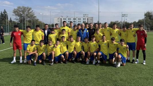 Христо Стоичков зарадва юноши на Марица
