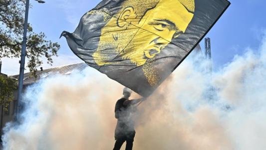 Шествието на Ботев Пловдив тръгна към стадиона на Локомотив Шествието на Ботев Пловдив тръгна към стадиона на Локомотив