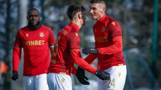 ЦСКА - Корона (Киелце) 0:1, поляците откриха в края на първата част, Юга получи червен картон