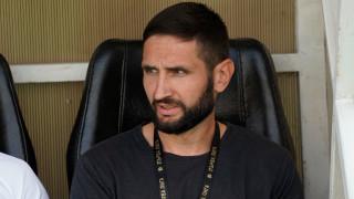 Александър Тунчев определи с кои футболисти ще търси първа победа 