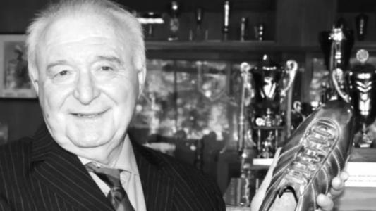 ЦСКА отдаде почит на великия Петър Жеков