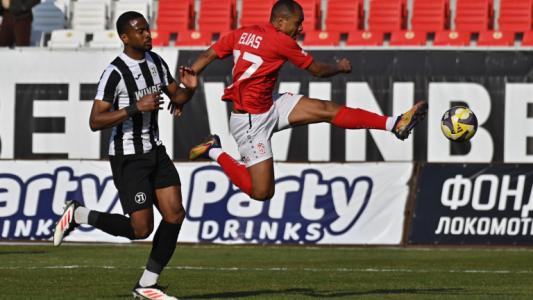 Голово шоу: ЦСКА 1948 размаза Локомотив Пловдив насред „Лаута“