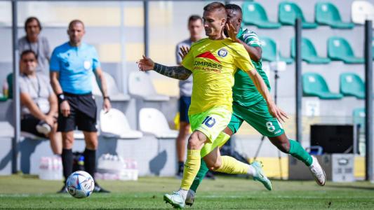 Хебър - Крумовград 0:0, гостите с 10 души на терена