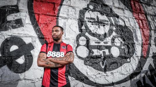 От Локомотив София ще забавят дебюта на Айб