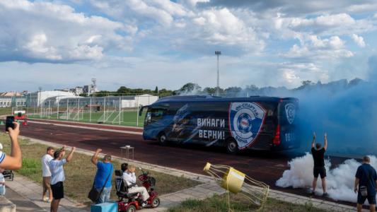 Новият автобус на Спартак чукна колата на съпругата на Илиан Илиев