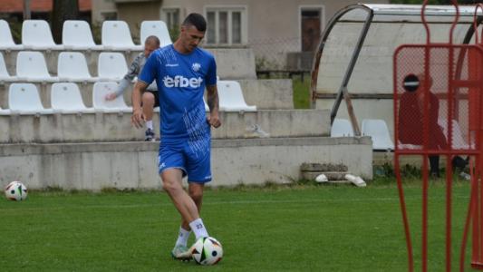 Емил Виячки се завръща у дома