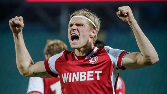 Скаршем не бърза да си тръгва от ЦСКА