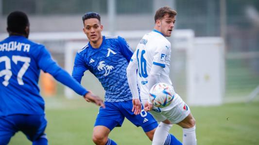 Напрежение: Фенове опитаха да съблекат Цунами след мача с Черно море