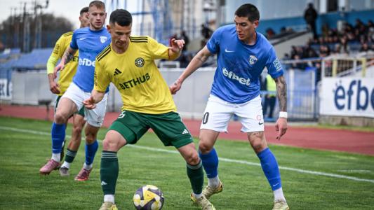 Спартак надигна глава! Силно първо полувреме донесе победата над Добруджа