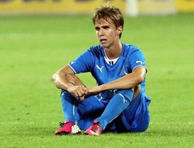 Роси забива Вутов на пейката