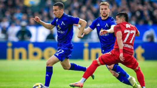 В Алжир засипаха със суперлативи Бурас, той остава в плановете на големите клубове