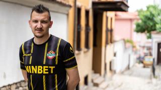 Неделев се завръща за Ботев (Пловдив) срещу Славия