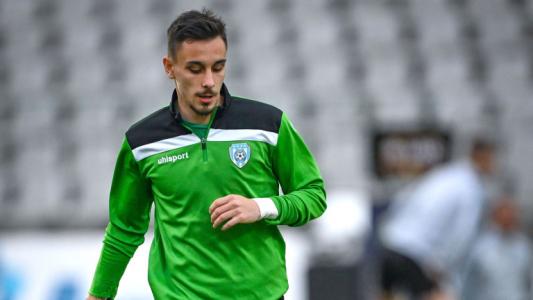 Илиан Илиев пуска сина си по крилото