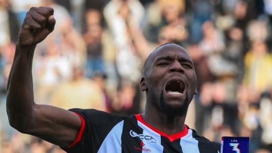 Варзим разкри детайлите около преминаването на Сангаре в Левски