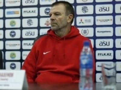 УЖАС! 25 заразени с COVID-19 в тима на Стойчо Младенов
