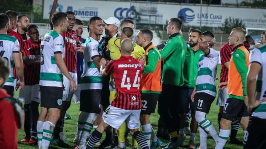 Локомотив (Пловдив) и Черно море излизат един срещу друг в непредвидим двубой