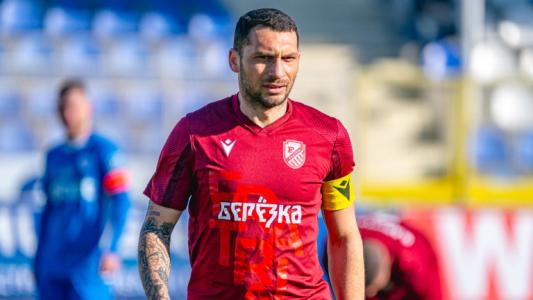 Отбор от Втора лига удължи договорите на двама основни играчи