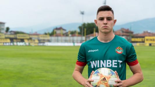 Несебър привлече голаджия на Ботев (Пловдив)