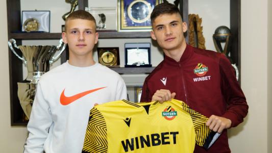 Удар! Ботев продаде футболист на участник в Шампионска лига! 