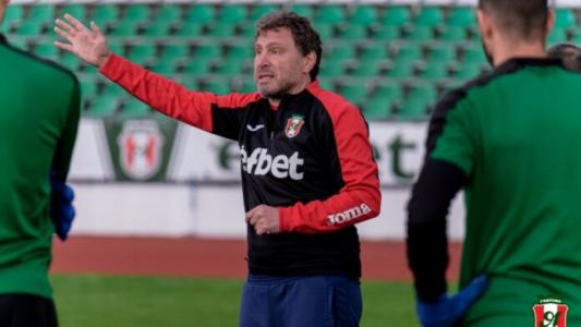 Вили Вуцов се хвана за главата