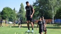 Новак в Първа лига привлече опитен защитник