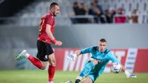 Популярен вратар тренира с Левски