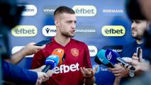 Български национал се контузи след само 5 минути игра