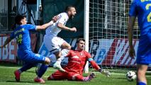 Крумовград - Славия 0:1, белите поведоха след спорна дузпа