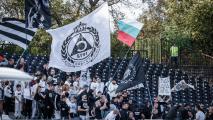 Феновете на Славия почистиха стадиона