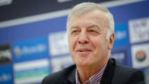 Наско Сираков връчи нов сребърен медал на фен на Левски