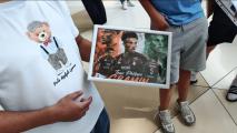 Нападнаха за автографи футболистите на ЦСКА в Баку