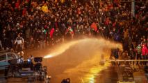 Обвиненият в палеж на полицейски бус на протеста срещу БФС: Удряха ме с палки и с кубинки